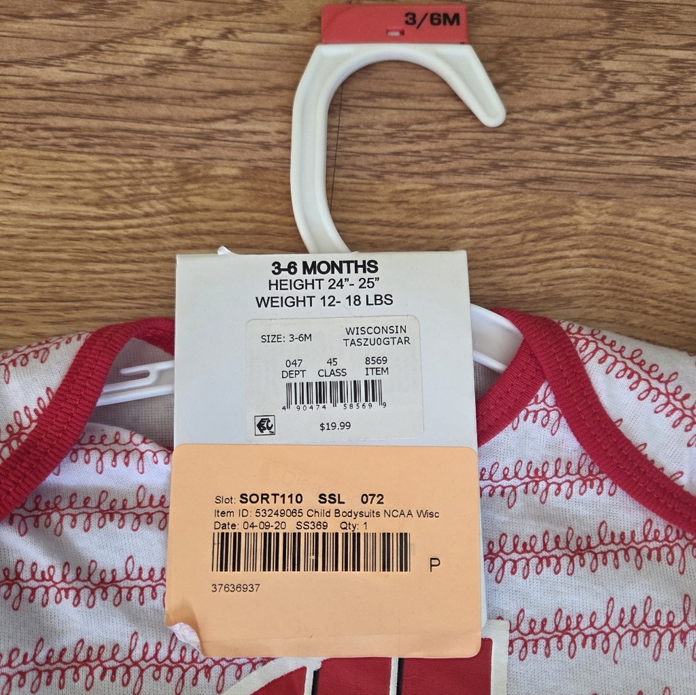 NCAA WISCONSIN BADGERS 3-6m Bodysuits 2pk 100% Cotton College Football - Picture 5 of 5